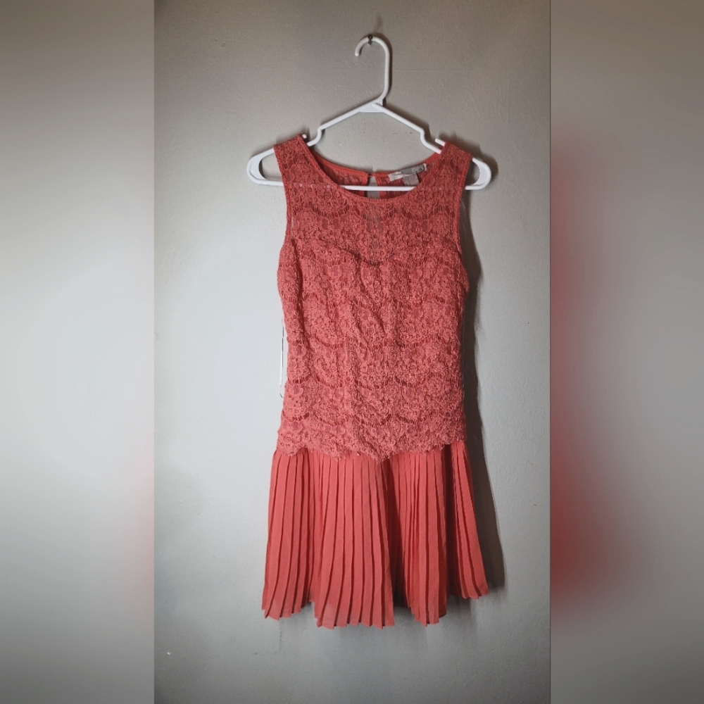 Ladies pink lace frilly party dress netted shoulders / chest love 21 small
